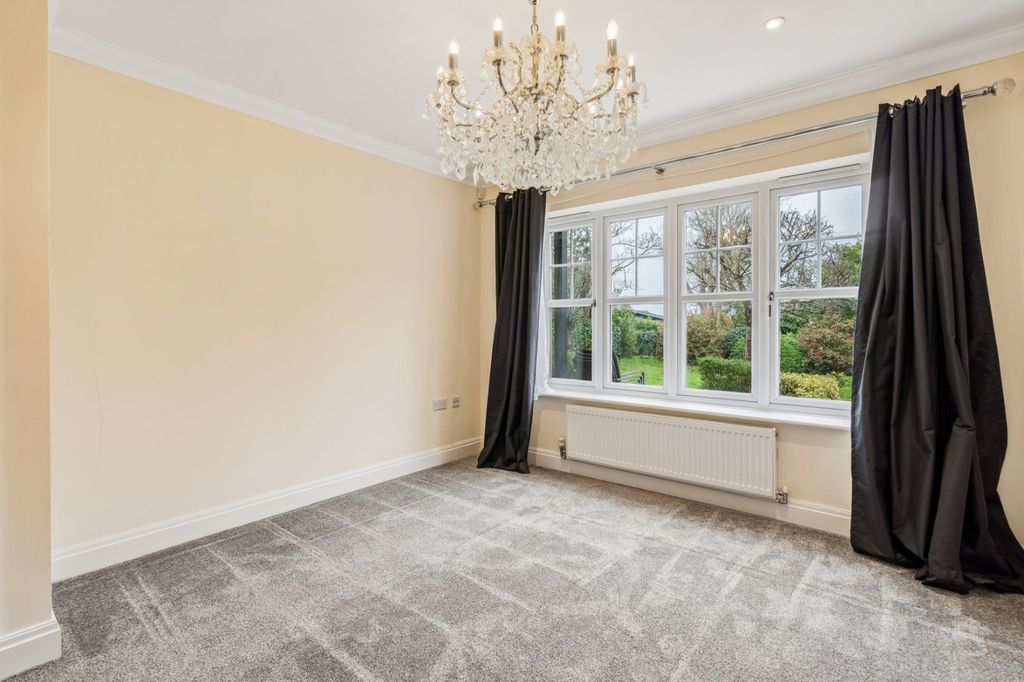 Additional image 9 of 2 bed flat for salePackhorse Road, Gerrards Cross, Buckinghamshire SL9