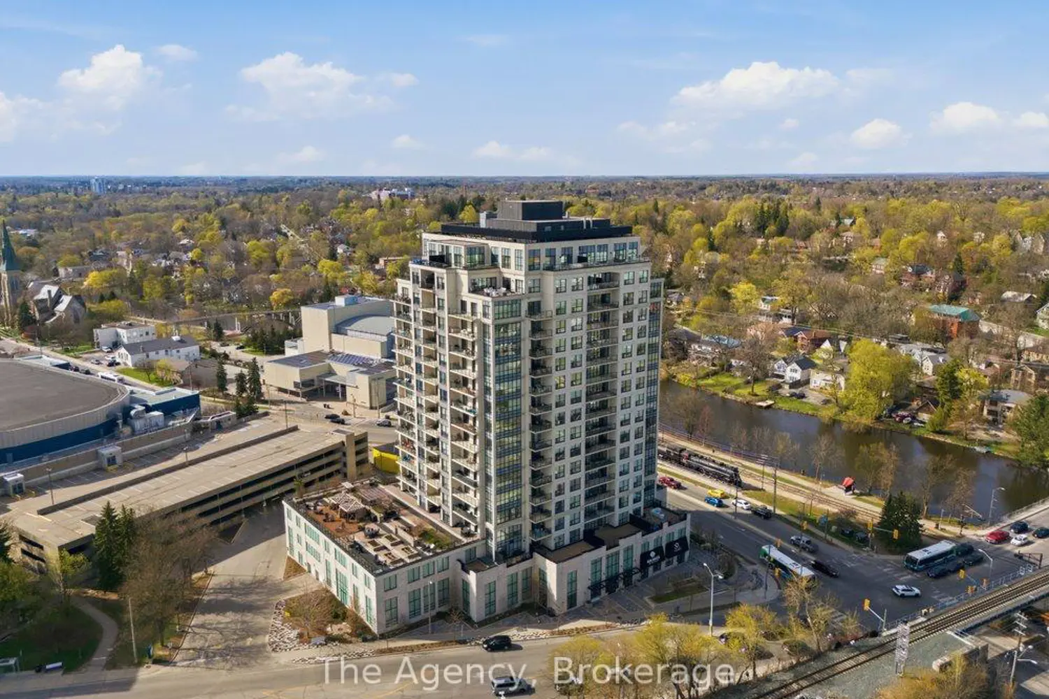 160 Macdonell Street 901 photo 3