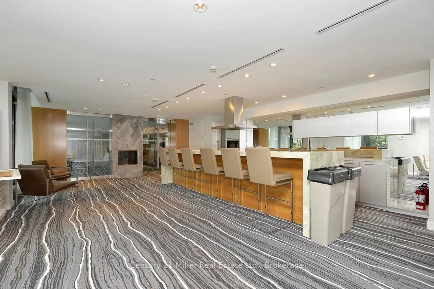 Additional image 18 of 209 Fort York Boulevard 562