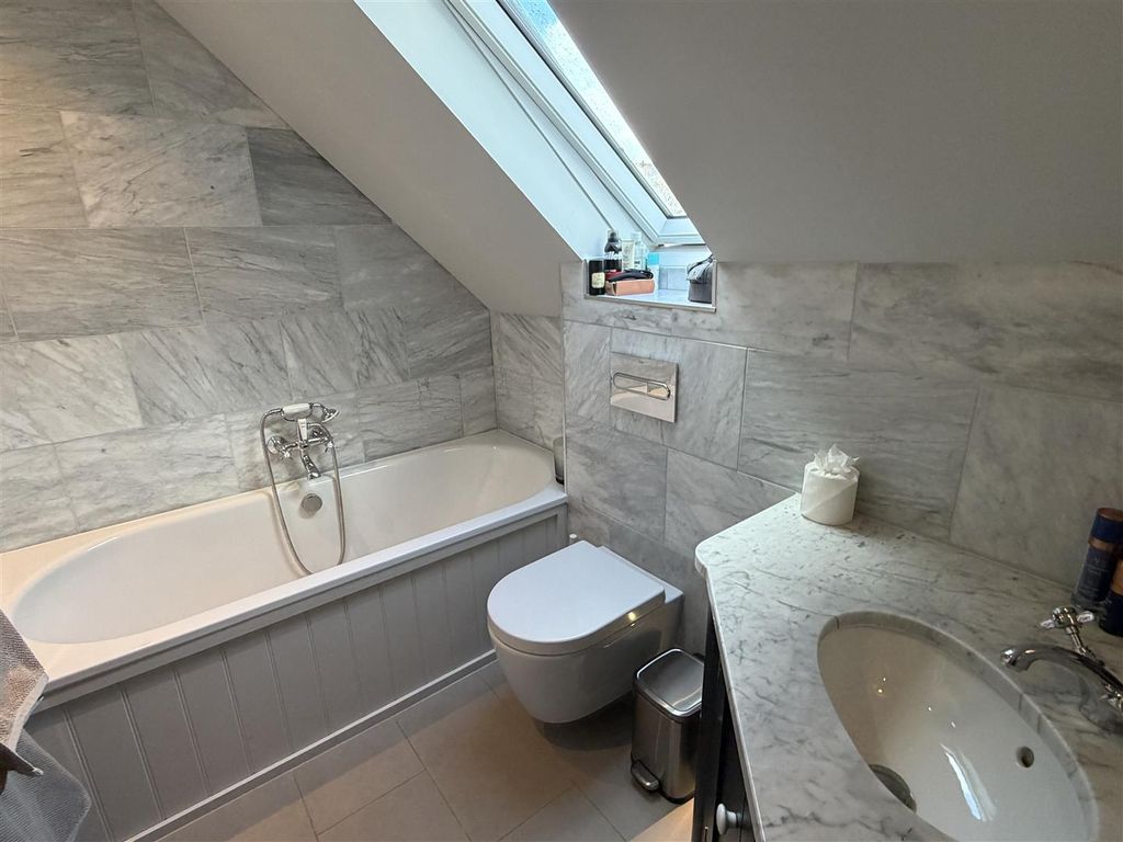 Additional image 12 of 2 bed flat for sale20 Place Road, Fowey PL23