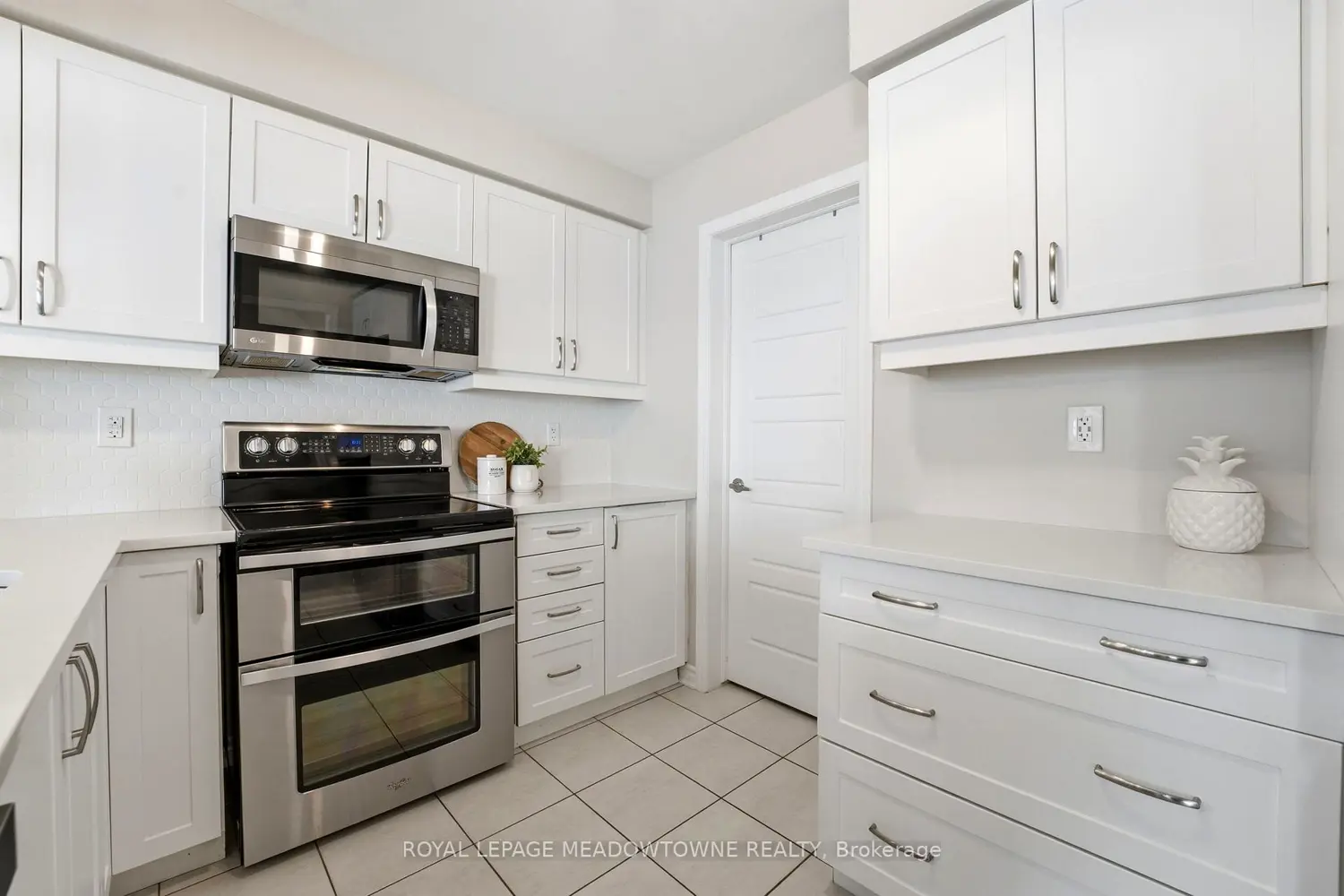 112 Whitlock Avenue photo 4