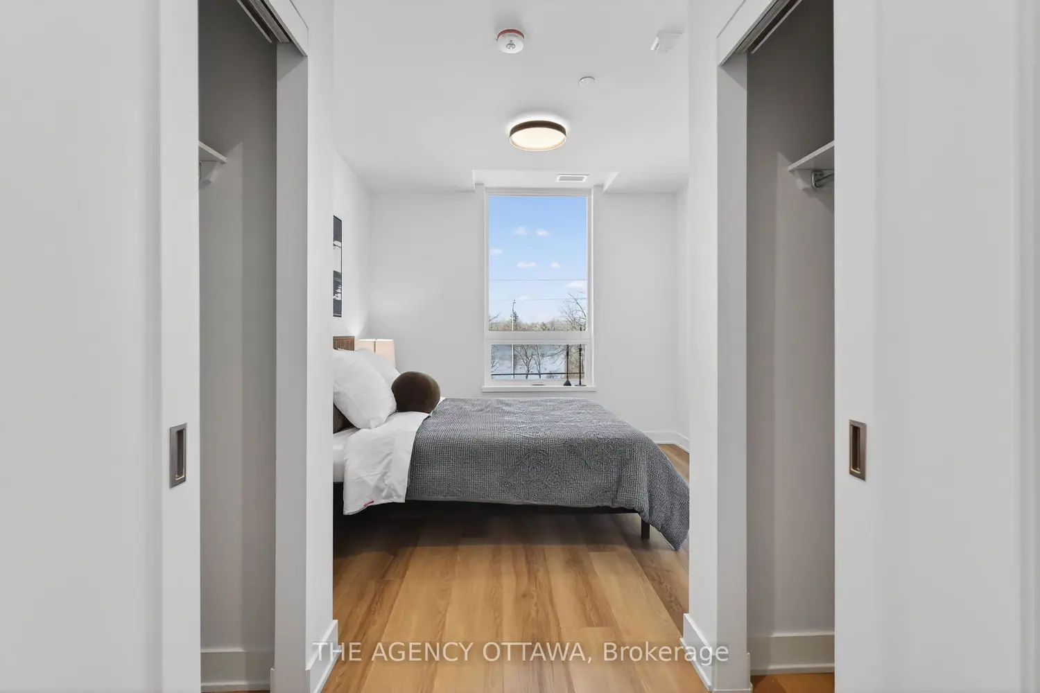 Additional image 11 of 3071 Riverside Drive 209