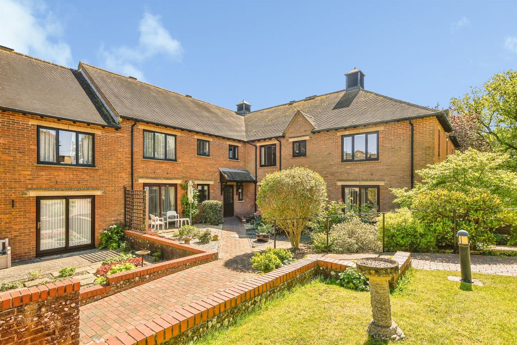 1 bed flat for saleParsonage Court, Highworth, Swindon SN6