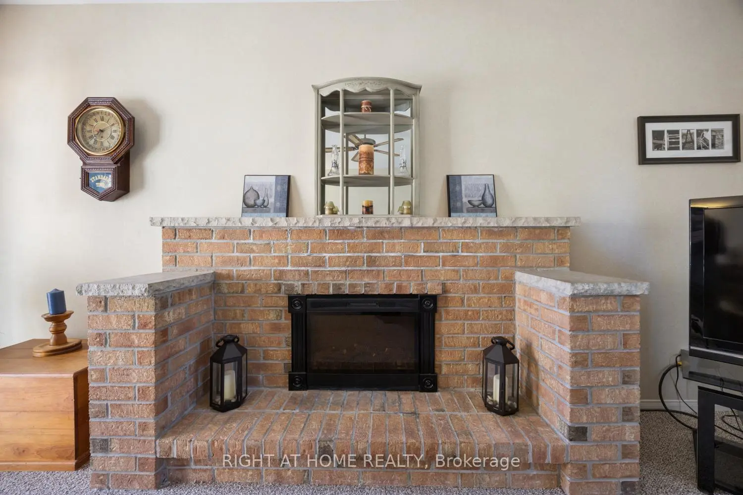 Additional image 10 of 121 Robmar Crescent