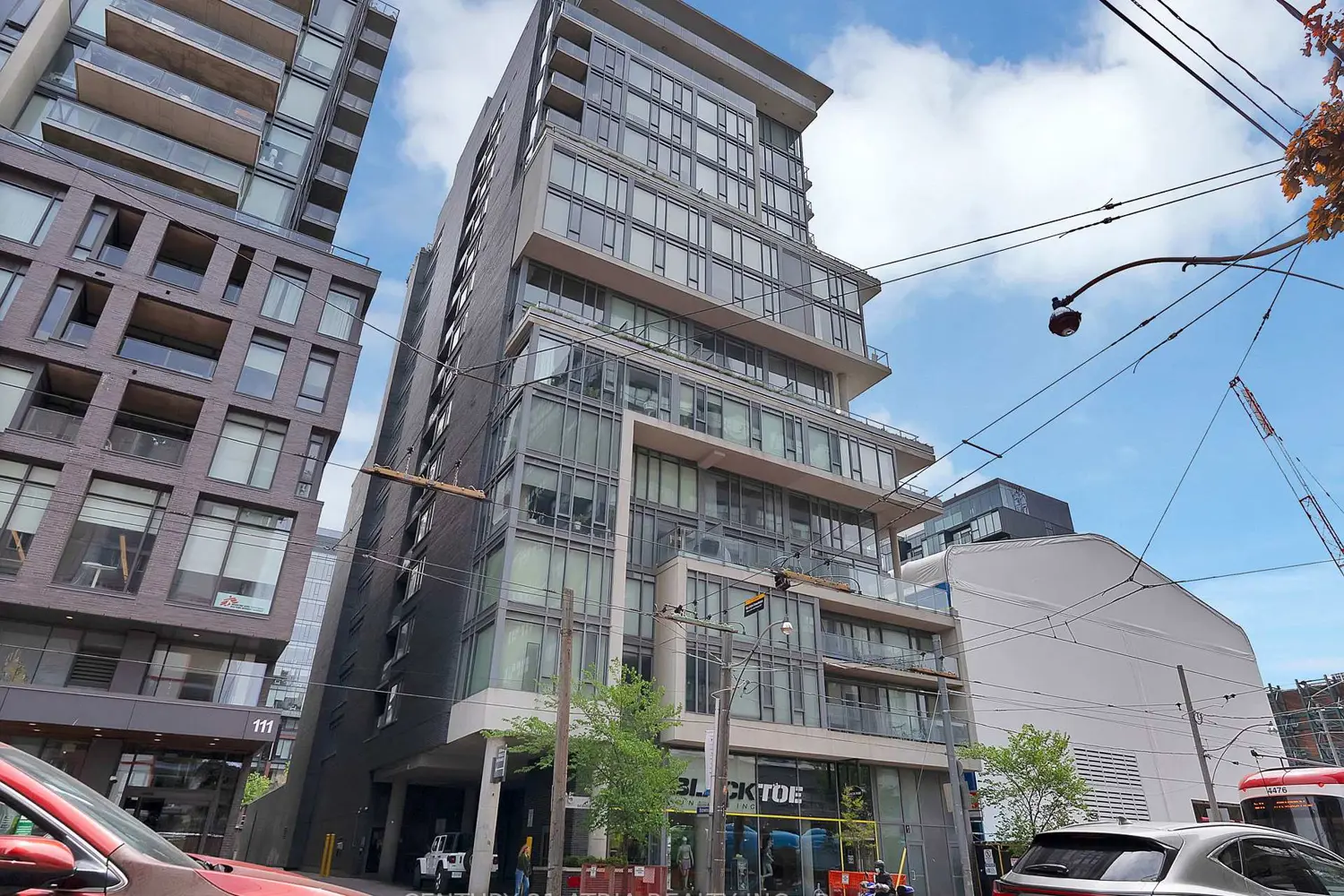95 Bathurst Street 318