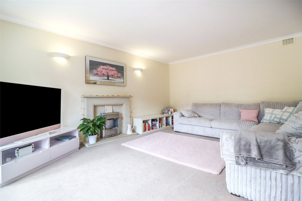 Additional image 5 of 2 bed maisonette for saleHeathfield Court, Fleet, Hampshire GU51