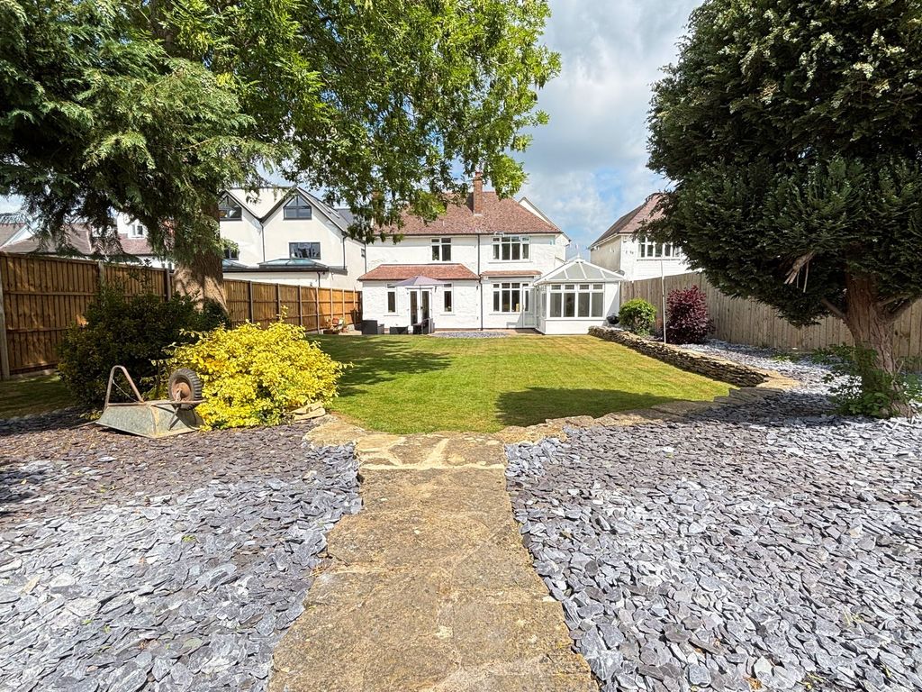 6 bed detached house for saleCheltenham Road, Gloucester GL2