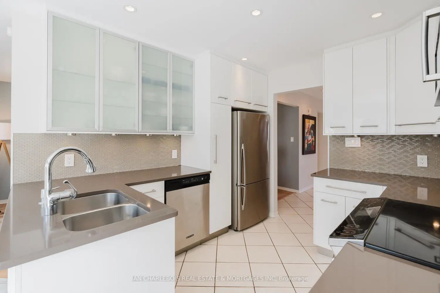583 Apollo Way photo 4