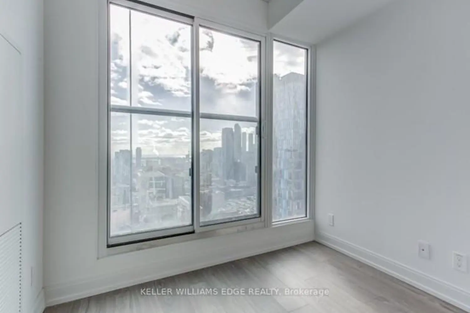 Additional image 6 of 181 Dundas Street 1208