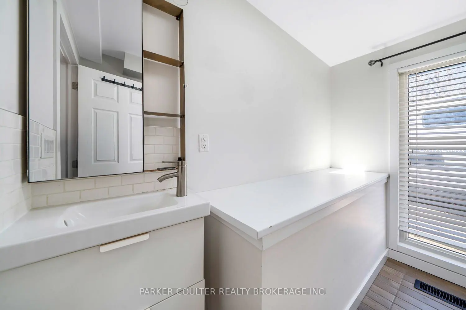 Additional image 8 of 160 Duckworth Street