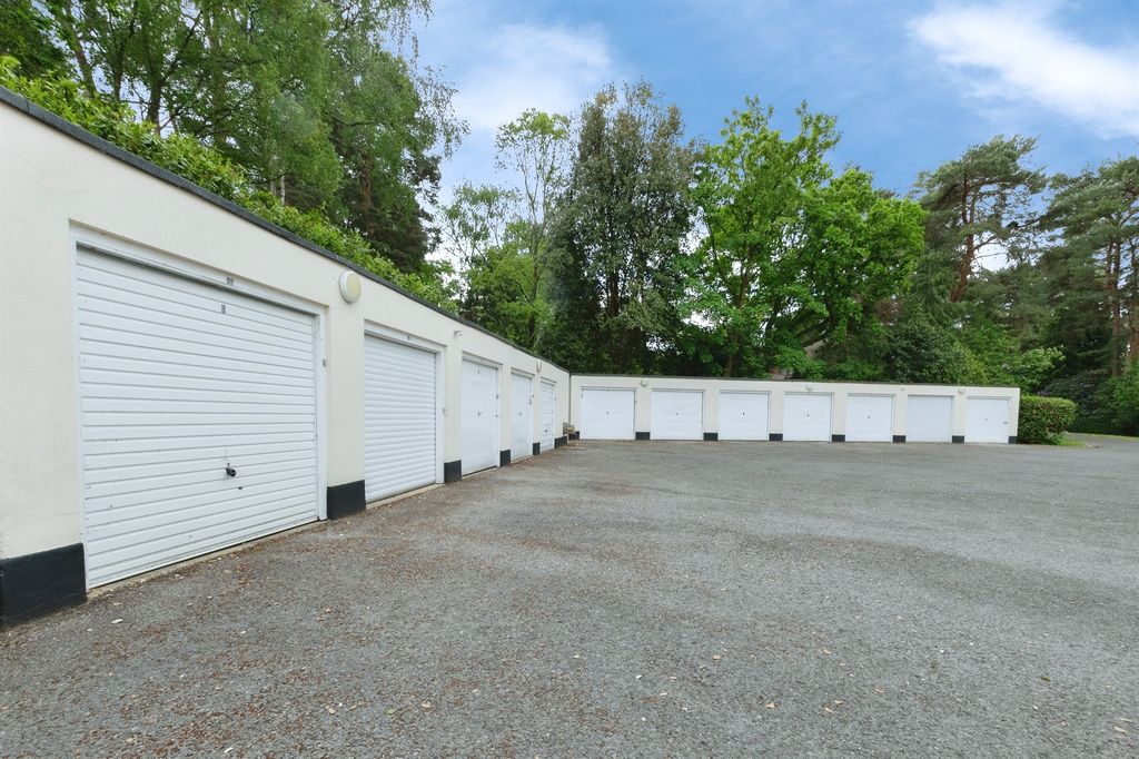Additional image 11 of 3 bed flat for saleAldridge Road, Ferndown BH22