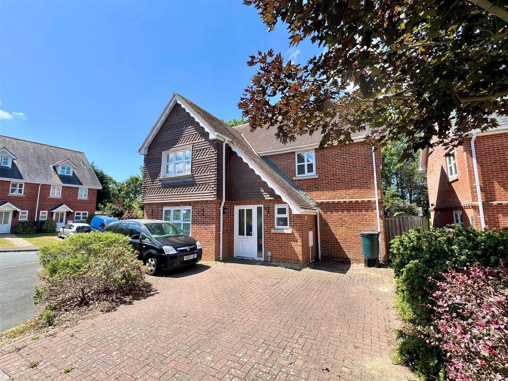 5 bed detached house for saleFreshwater, Isle Of Wight PO40