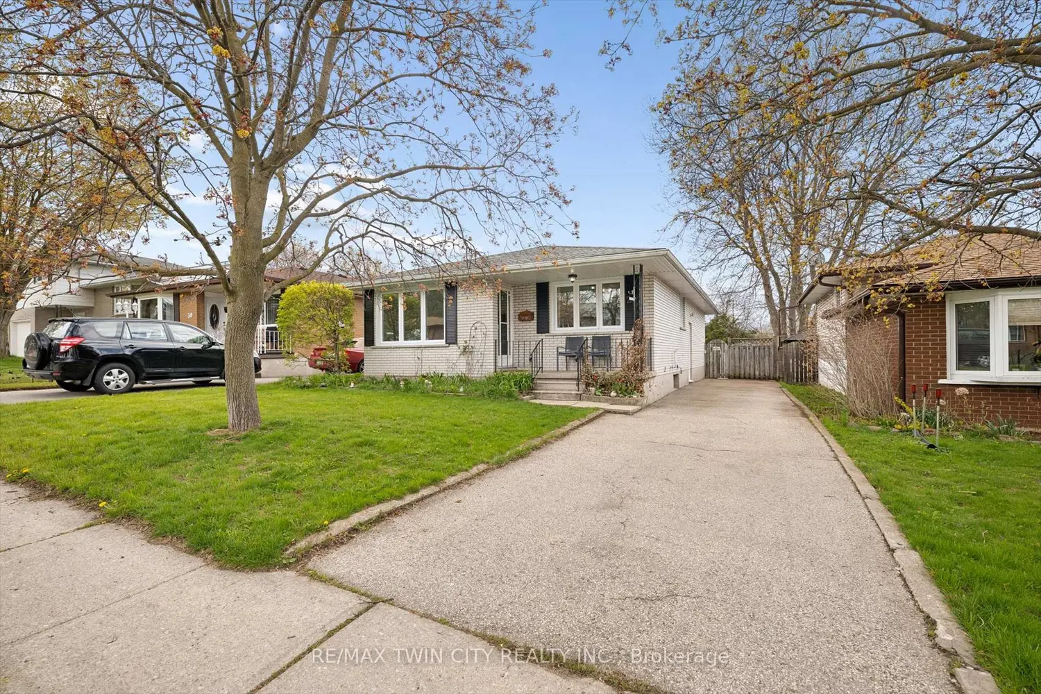 26 Tutton Place photo 2
