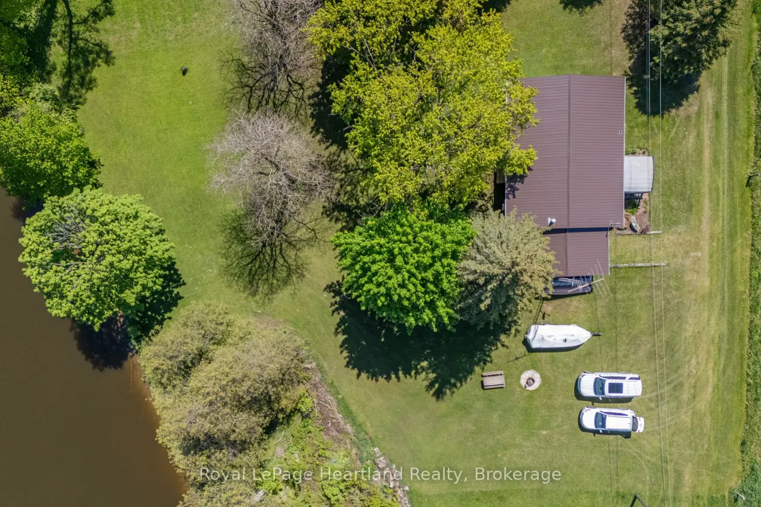 48 Poechman Lane photo 3