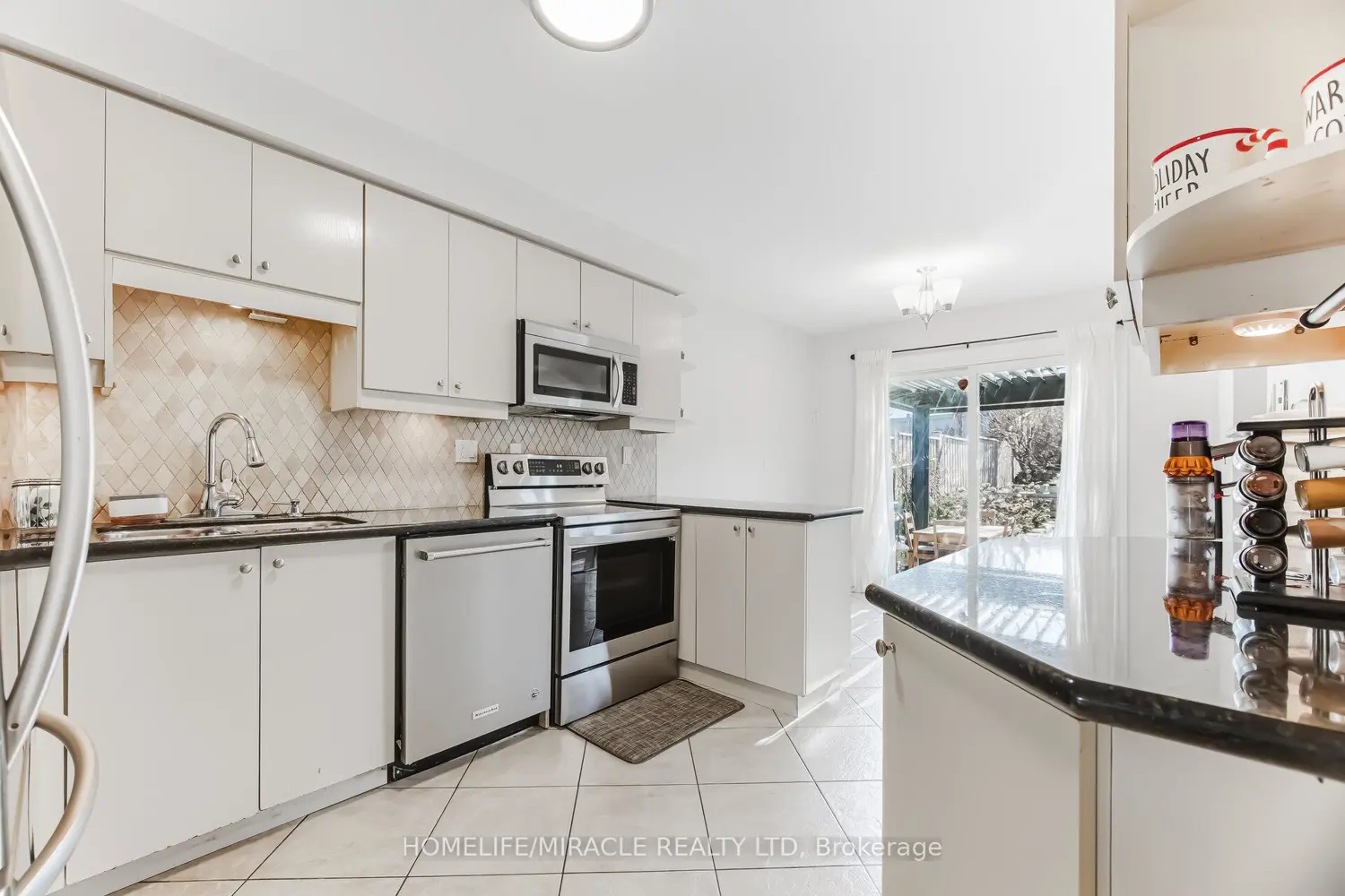 60 Trewartha Crescent photo 3