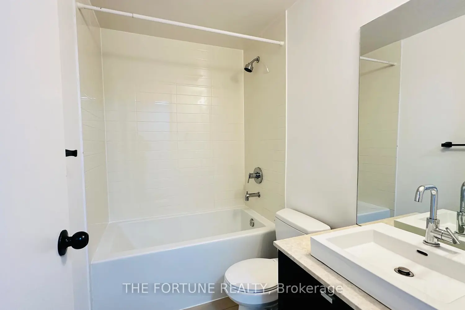 Additional image 15 of 105 The Queensway Avenue 3213