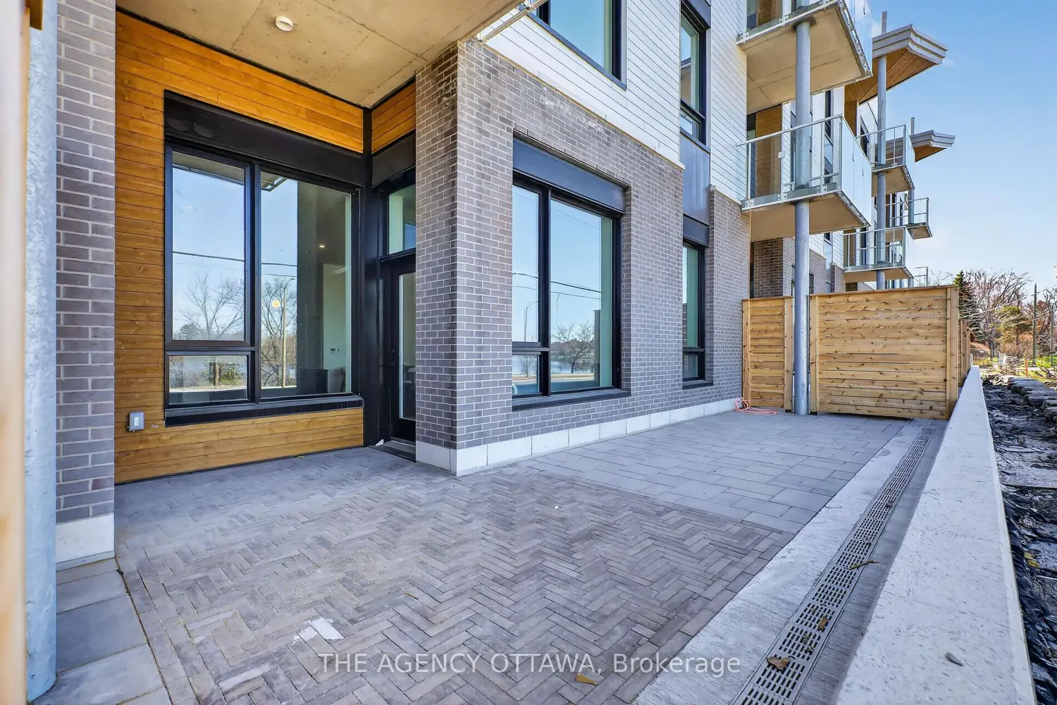 Additional image 19 of 3071 Riverside Drive 103