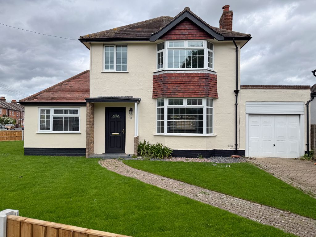 3 bed detached house for saleOxford Road, Frinton-On-Sea CO13