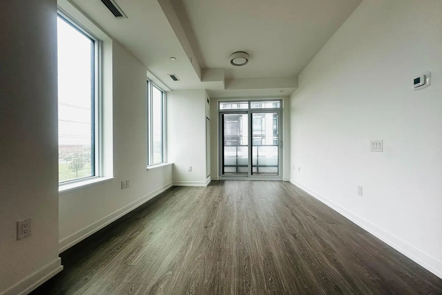 2485 Eglinton Avenue 503 photo 5