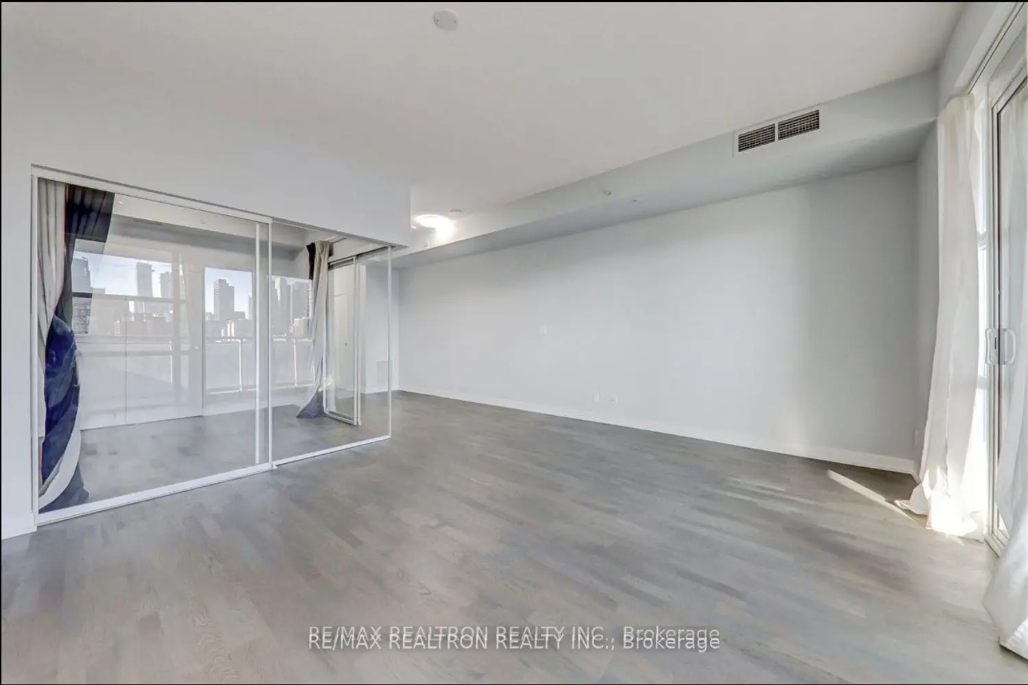 Additional image 11 of 10 Willison Square 803