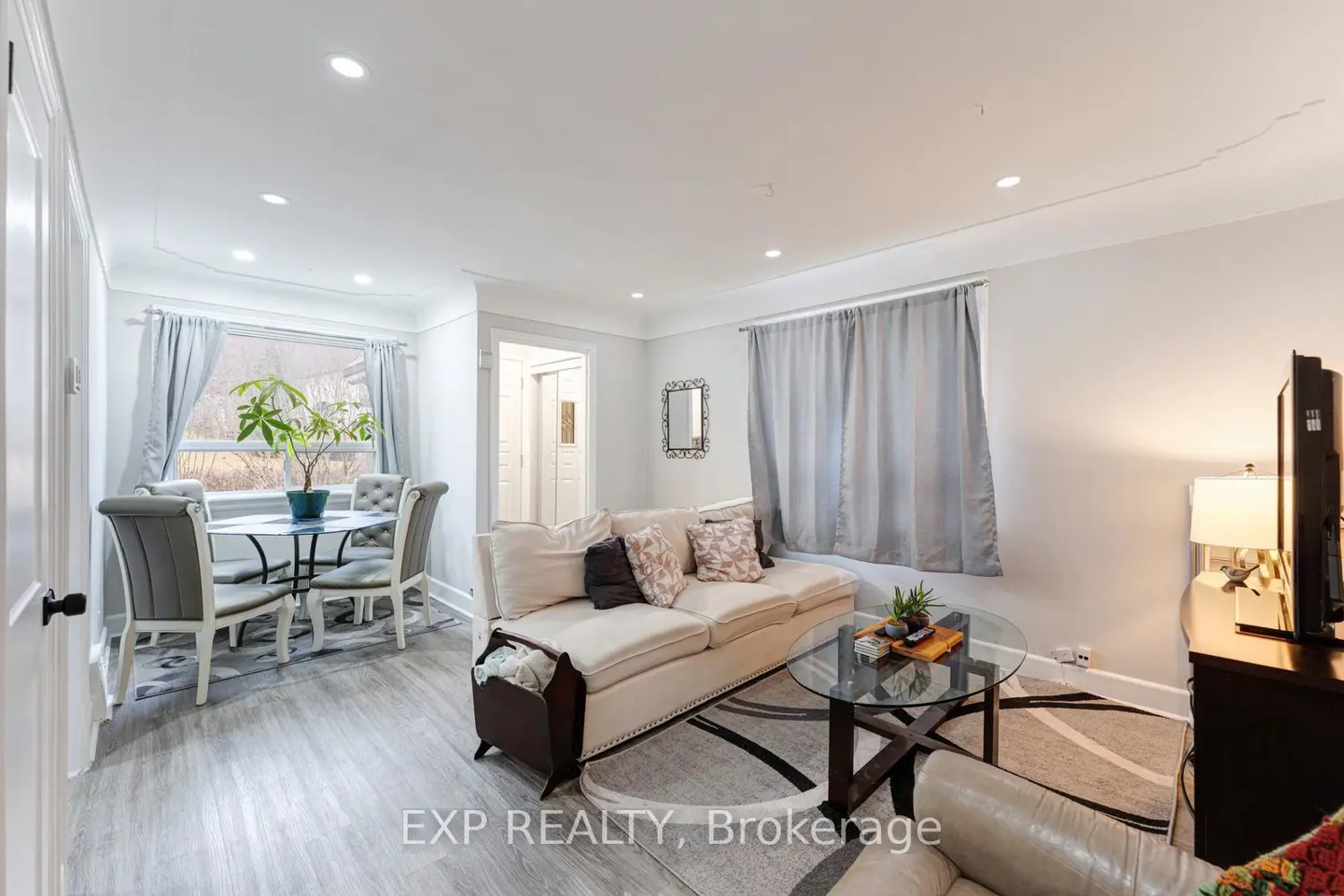 16 Ainslie Avenue photo 2