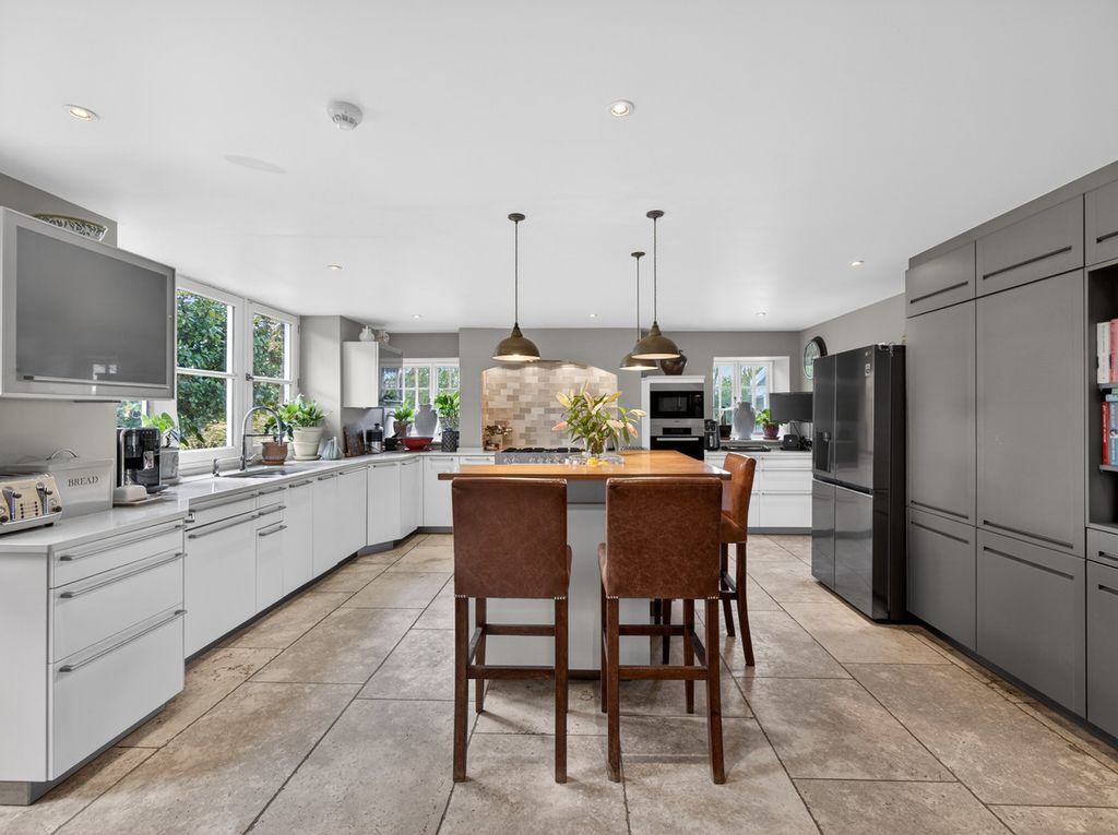 Additional image 14 of 6 bed detached house for saleMarket Place, Faringdon, Oxfordshire SN7