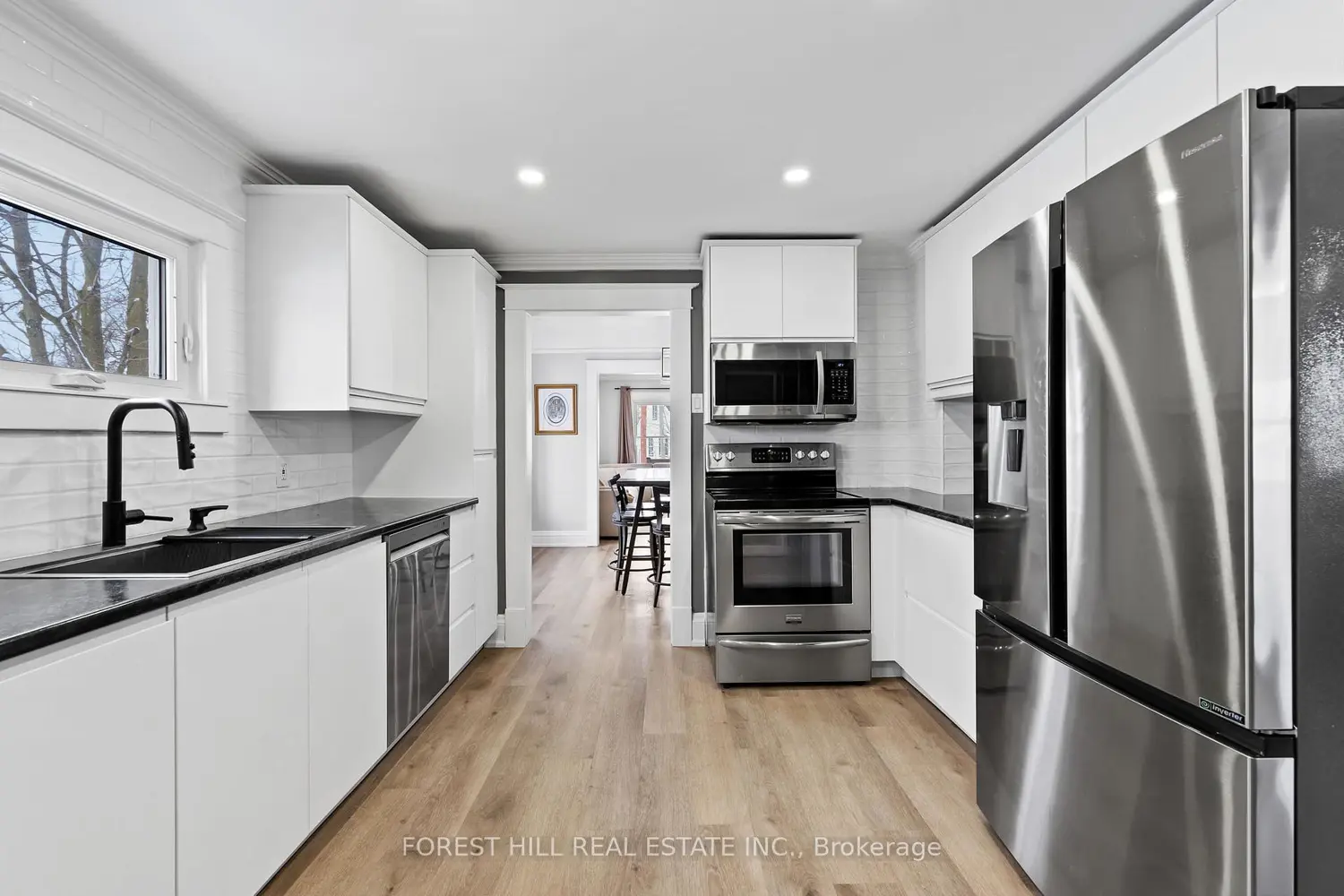 390 Glendale Avenue photo 3