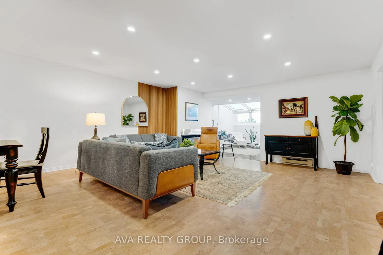 106 Stratas Court photo 2