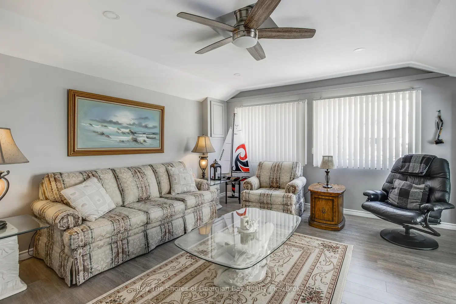 89 Andrew Drive photo 3