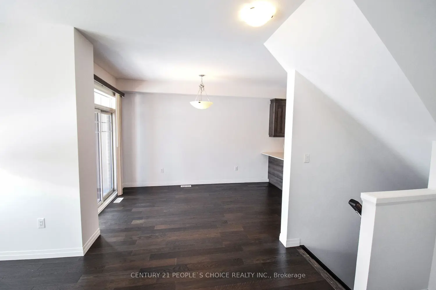 15 Hoffman Lane photo 5