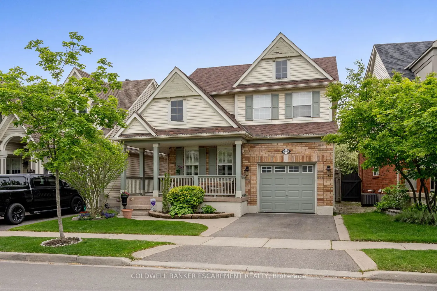 593 Caverhill Crescent