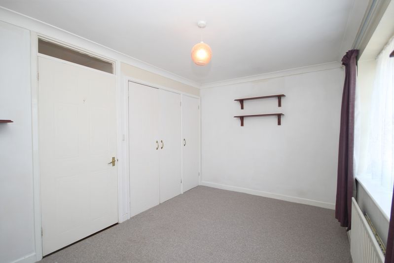 3 bed terraced house for saleCostons Lane, Greenford UB6 photo 4