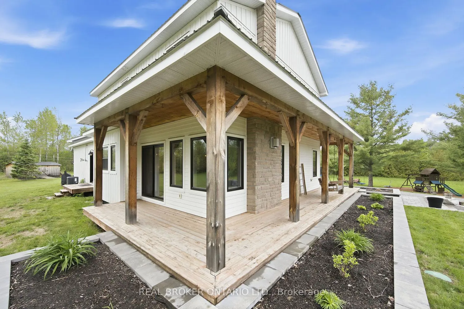 1140 Pelton Road photo 2