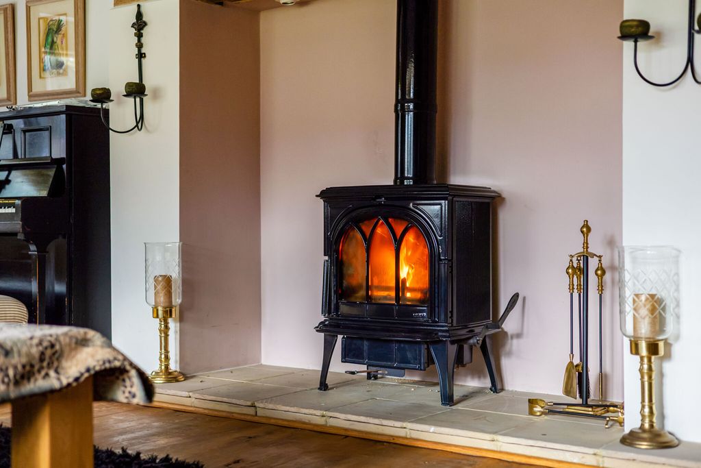 Additional image 5 of 5 bed detached house for saleCrooksbury Road, Farnham GU10