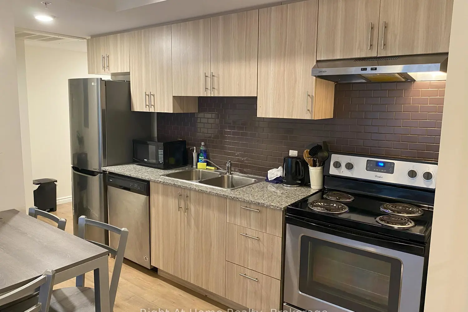 Additional image 3 of 275 Larch Street G204