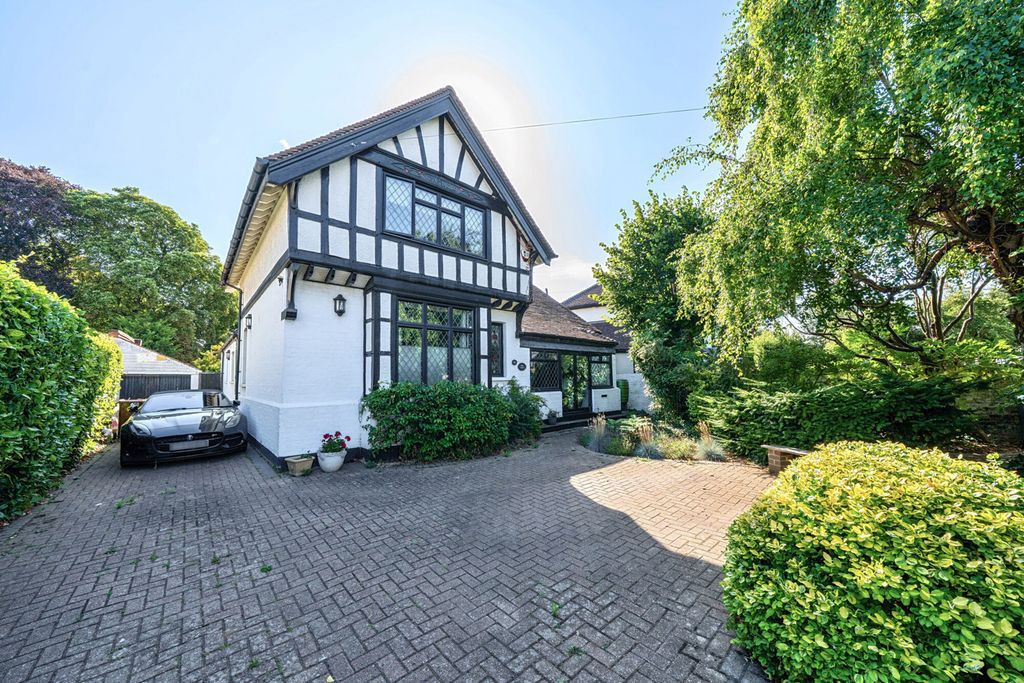 4 bed detached house for saleLennox Road, Gravesend DA11