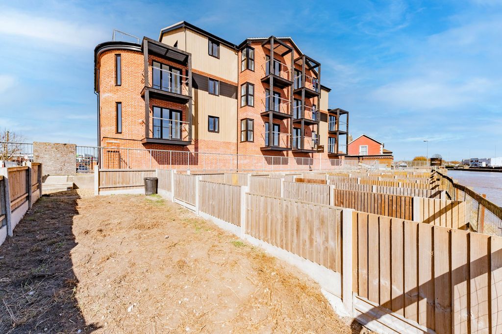 Additional image 13 of 2 bed flat for saleBridge Road, Great Yarmouth NR30