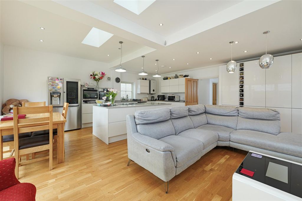 Additional image 5 of 5 bed detached house for saleClark House, South Road, Faversham ME13