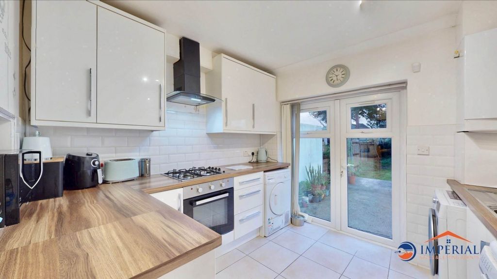 Additional image 7 of 4 bed semi-detached house for saleAllenby Road, Southall UB1