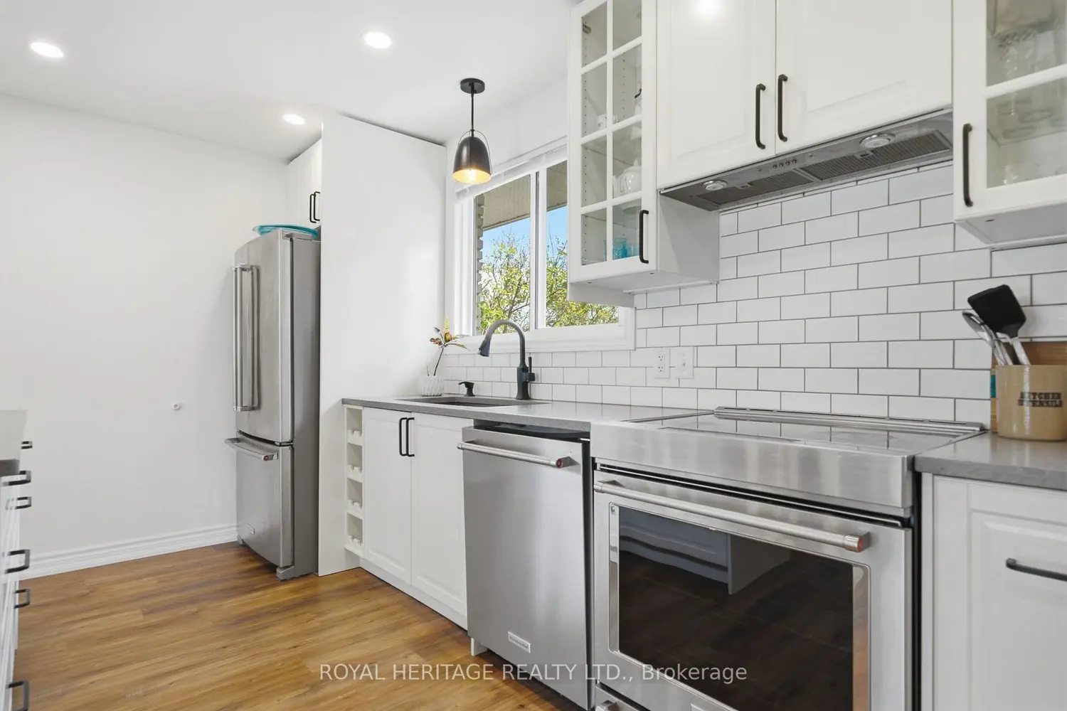 641 Freemont Road photo 3