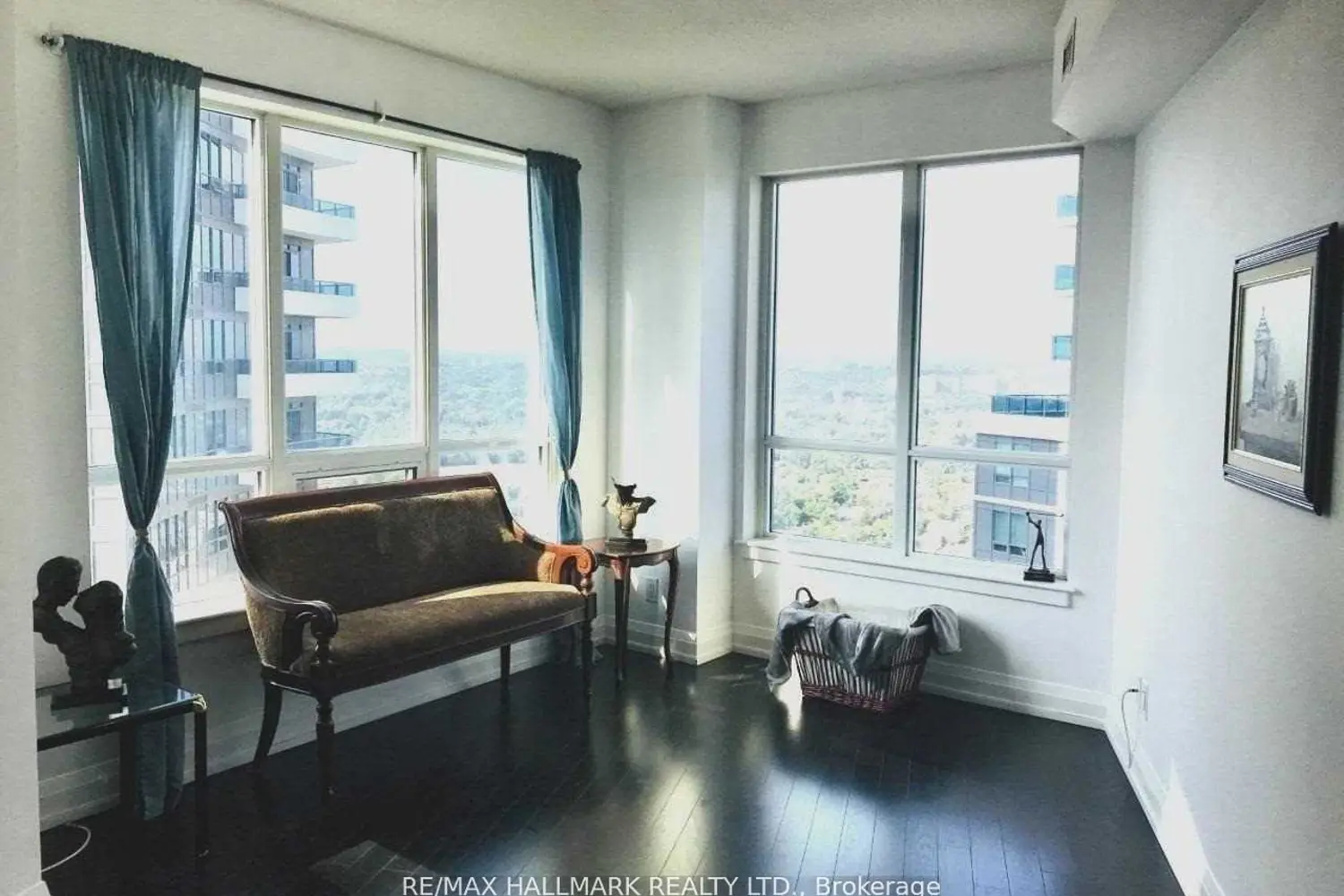 Additional image 3 of 7161 Yonge Street 2432