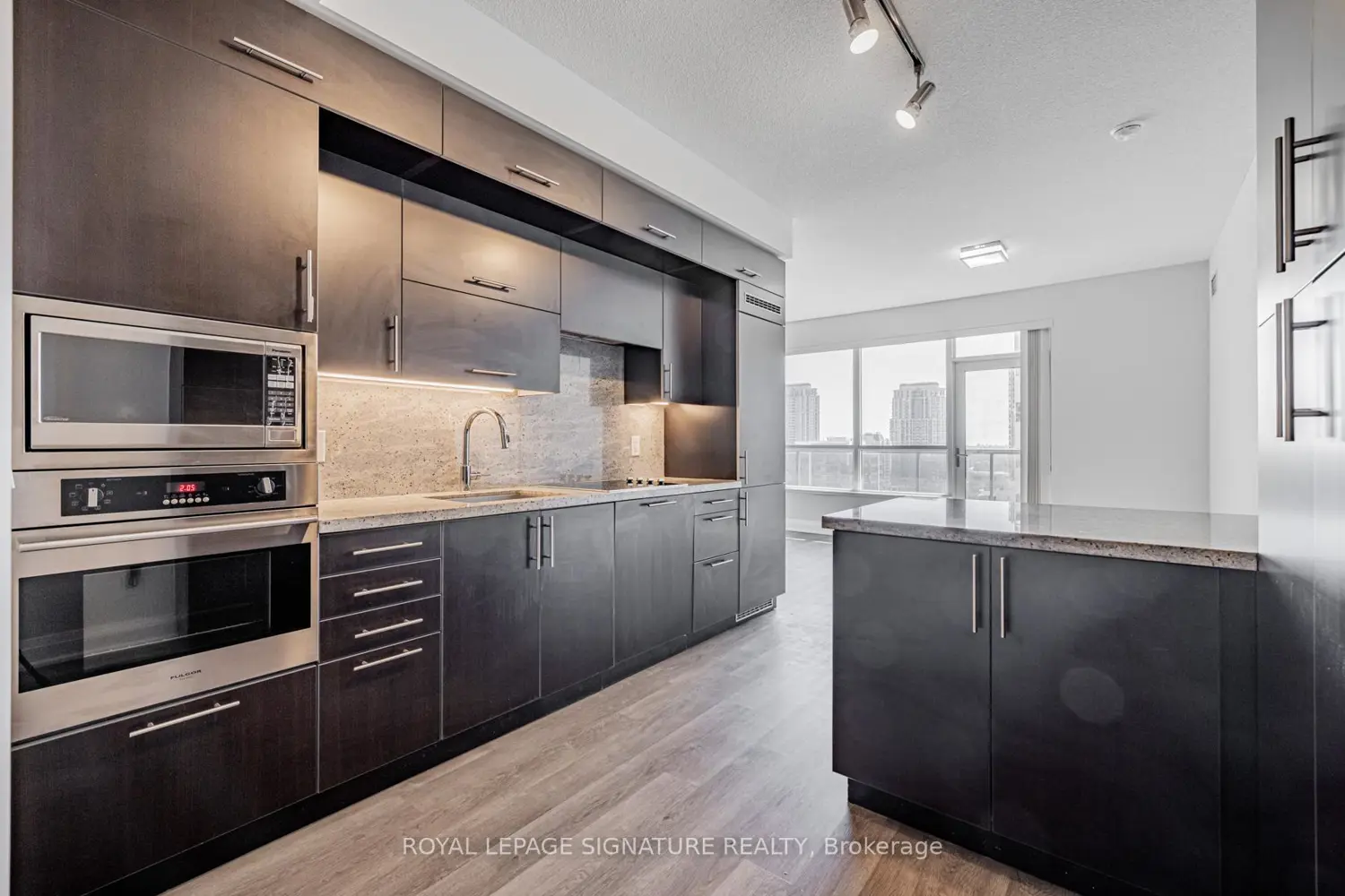 2 Anndale Drive 1208