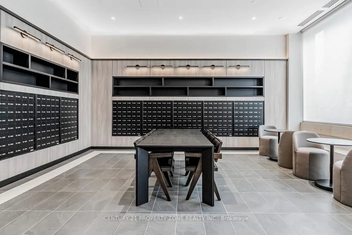 1 Jarvis Street 1019 photo 3