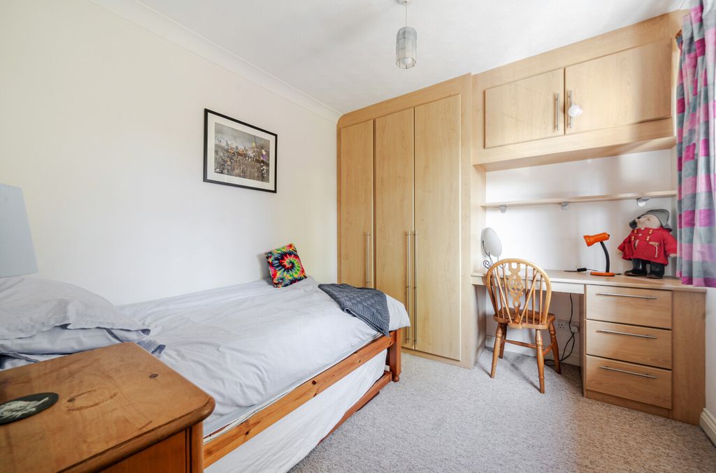 Additional image 12 of 4 bed detached house for saleSycamore Road, Farnborough, Hampshire GU14
