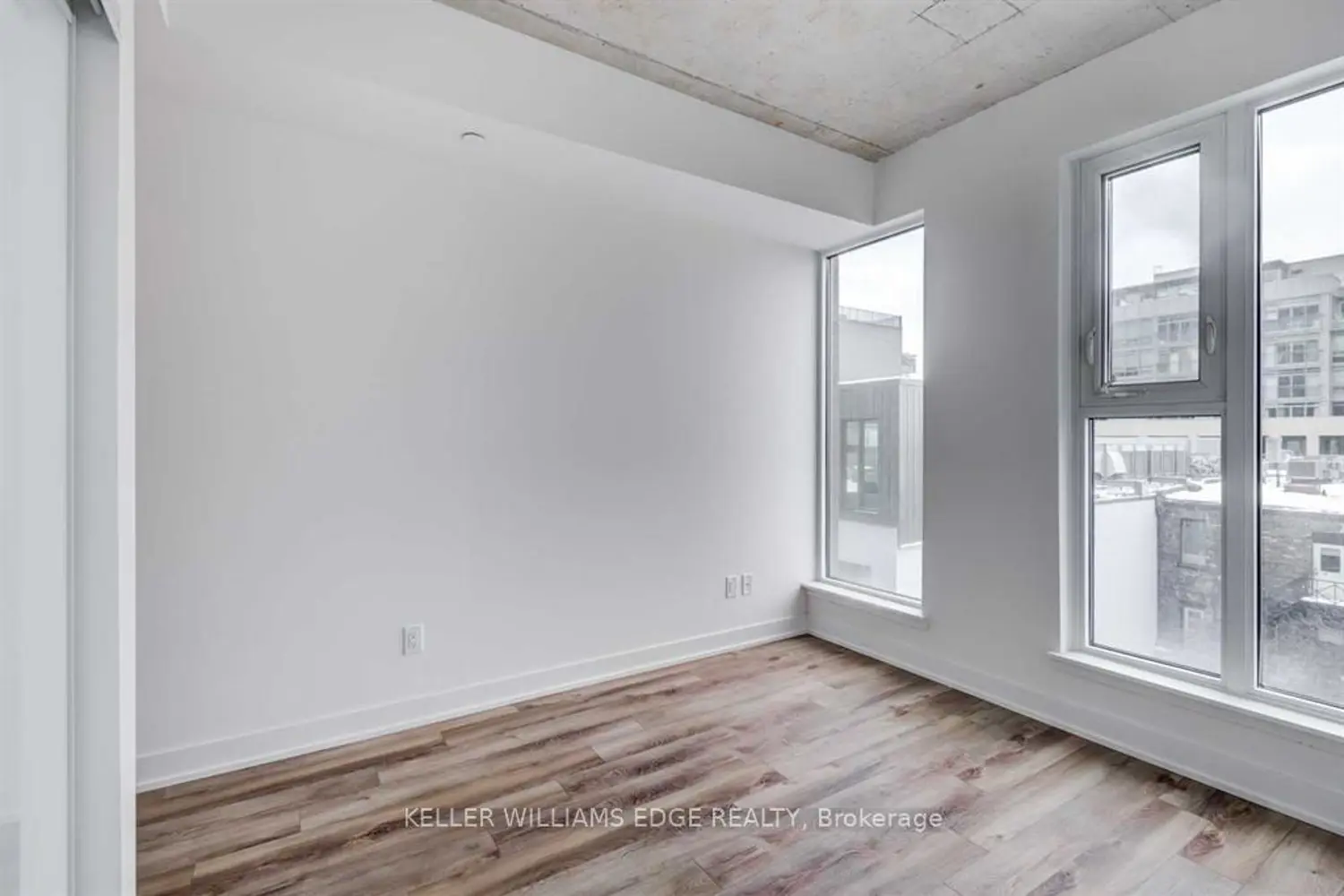 Additional image 11 of 30 Baseball Place 422
