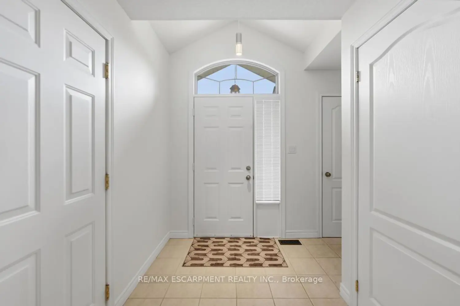 80 Lister Avenue photo 4