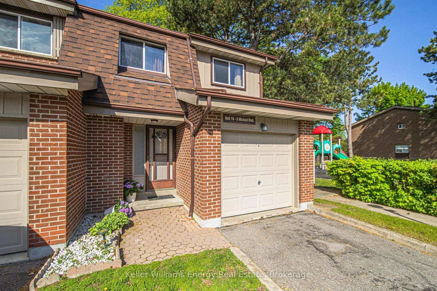 5 Michael Boulevard 18