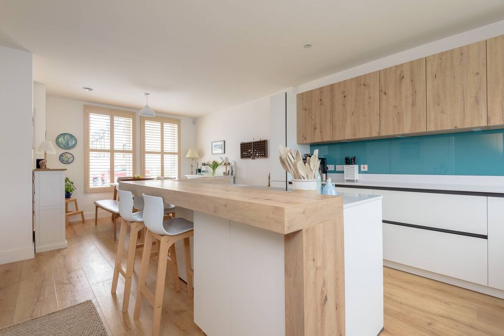 Additional image 8 of 4 bed detached house for sale21 Castlemains Gardens, Dirleton, North Berwick EH39