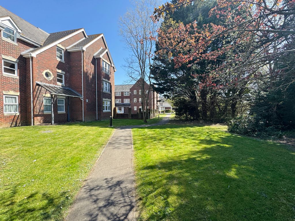 Additional image 11 of 2 bed flat for saleOysell Gardens, Portchester PO16