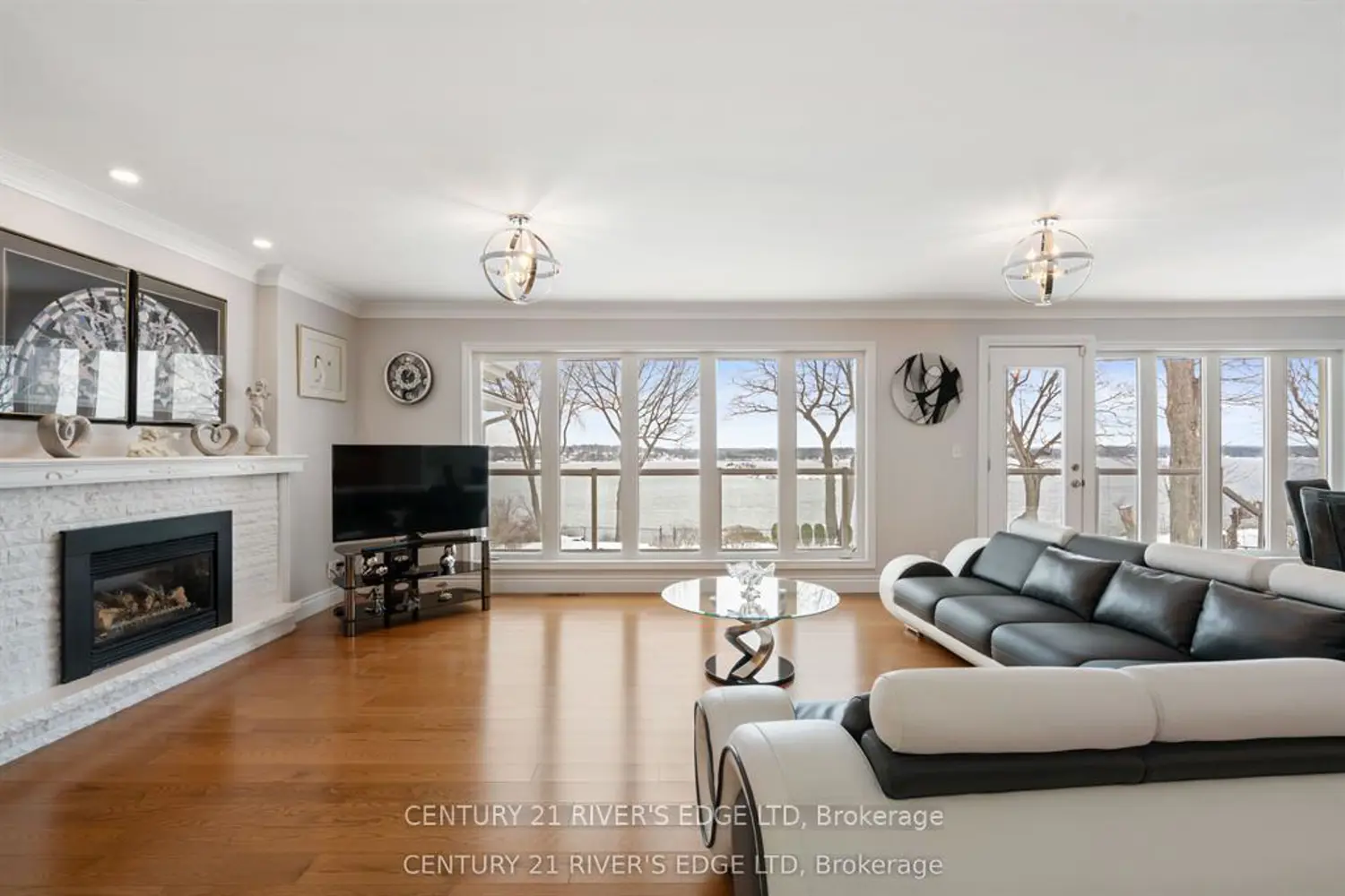17 Hardy Crescent photo 2